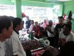 HARGA DAGING AYAM MENCAPAI RP 30.000 PER KILO