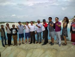 Rombongan Wartawan Korea Kagum Dengan Keindahan Danau Biru 