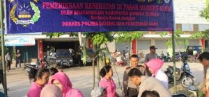 BHAYANGKARI BATENG BERI CHECK UP GRATIS KEPADA MASYARAKATNYA