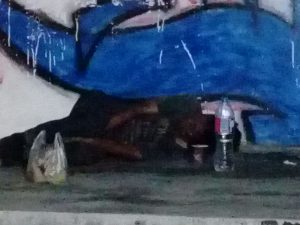 Seorang Tuna Wisma Alami Gangguan Jiwa,  Sudah 1 Bulan Mendiami Halaman Gedung Walet