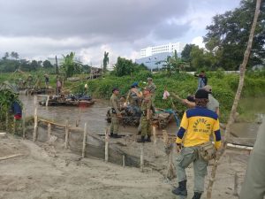 Satpol PP Babel Tertibkan TI dibelakang Giant, Rs. Siloam dan Kolong Bravo