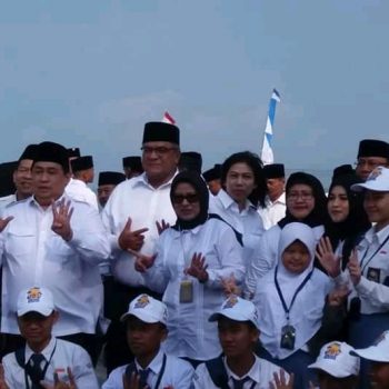 Simbolis Serahkan Bantuan Upacara Hari Kemerdekaan