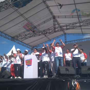 Gubernur Ikut Fun Walk Hadiri Pesta Rakyat Hut 43 PT Timah