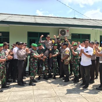 Polsek Bukit Intan Satu-Satunya “Polsek” Berikan Suprise HUT TNI-74  Kepada Danramil