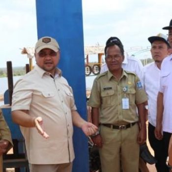 Gubernur Turun Langsung Atasi Kekeringan Areal Persawahan