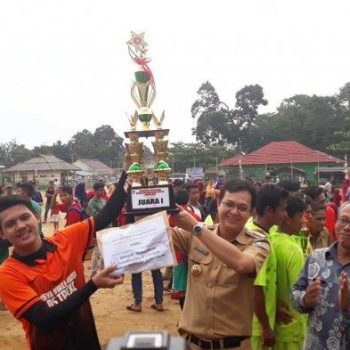 Markus Tutup Turnamen Sepak Bola Bupati Cup III Tahun 2019