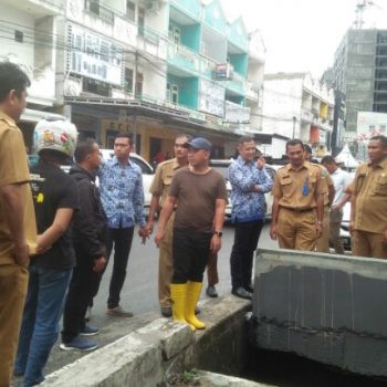 Molen Tinjau Titik Genangan Air Di Beberapa Lokasi