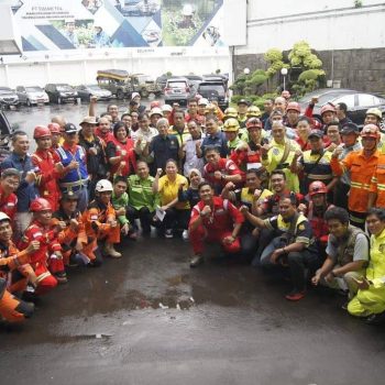Tim ERG PT Timah Bantu Korban Banjir Jakarta Hingga Banten