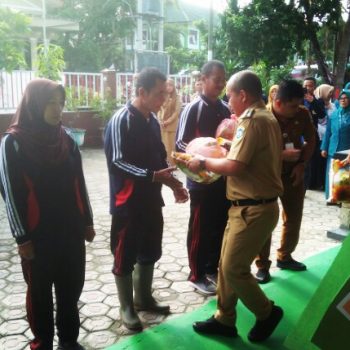 Molen Berikan Penghargaan Kepada Satgas Smile Girimaya