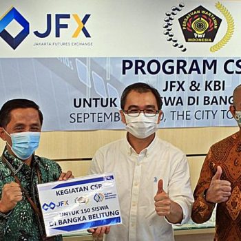 JFX & PT KBI Bersama PWI Bantu Kuota Internet Siswa Babel