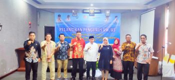 Walikota Pangkalpinang Hadiri Pelantikan RT RW Kelurahan Batin Tikal