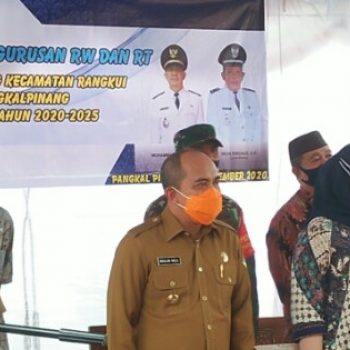 Walikota Pangkalpinang Lantik Pengurus RT / RW Kelurahan Bintang