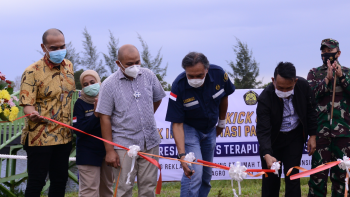 Dirjen Minerba Resmikan PLTS Terapung Kampong Reklamasi