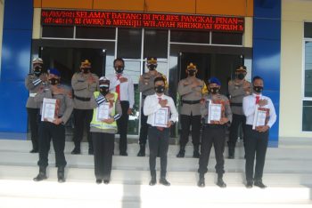 Mengharumkan Nama Polres Pangkalpinang 5 Personil Raih Penghargaan dari Kapolres