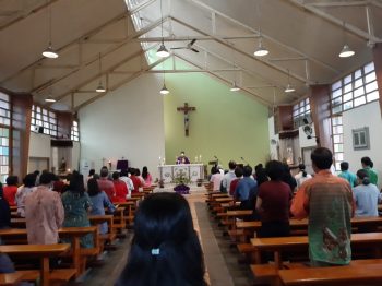 Polsek Belinyu Lakukan Pengamanan Serta  Himbauan Prokes Kepada Jemaat