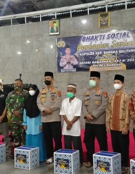 Kapolda Babel Bagikan 200 Paket Sembako di Polres Bangka