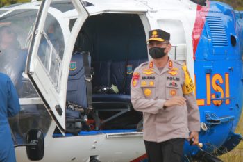 Pastikan Tidak Ada Orang Keluar Masuk Pulau Bangka, Kapolda Babel Mengecek Pospam Sungaiselan