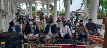 Walikota Pangkalpinang Gelar Sholat Idul Fitri 1442 H di Rumah Dinas