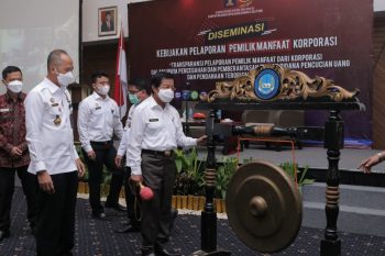 Wagub Abdul Fatah Membuka Kegiatan Kebijakan Mengenai Pelaporan Pemilik Manfaat Korporasi