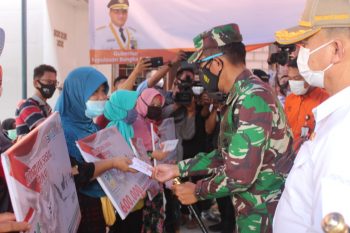 Danrem 045/Gaya Tinjau Penerapan PPKM Level 4 di Tiga Wilayah