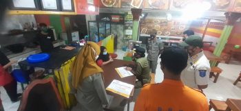 BERDASARKAN KEPUTUSAN GUBERNUR NOMOR : 188.44 / 697 / BPBD / 2021 TANGGAL 26 JULI 2021 TENTANG PEMBERLAKUAN PPKM MIKRO LEVEL TIGA DAN EMPAT DI WILAYAH PROVINSI KEPULAUAN BANGKA BELITUNG YANG MENGACU PADA IMENDAGRI NOMOR 25 DAN 26 TAHUN 2021,  SELURUH TEMPAT HIBURAN MALAM DI TUTUP SEMENTARA.