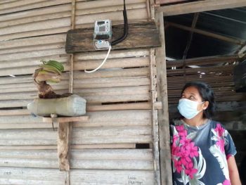 PT Timah Bantu Warga Tanjung Gunung Pasang 30 Unit KWH Meter