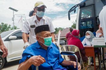 Mobil Sehat PT Timah Disambut Antusias Warga Desa Kulur