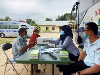 Warga Desa Benteng Kota Antusias Ikuti Layanan Kesehatan Mobil Sehat PT Timah
