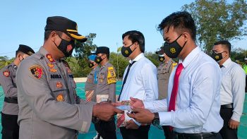Kapolres Berikan Penghargaan Kepada 18 Anggota Yang Berpestasi 