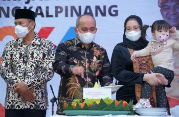 Wali Kota Beri Penghargaan Kepada 18 Gerai Pelaksanaan Vaksinasi pada Hari Jadi ke-264