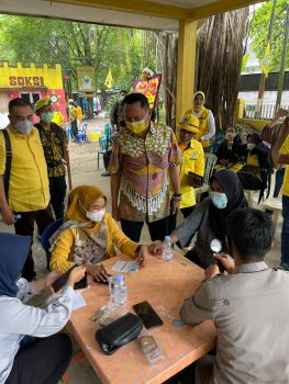 Perayaan HUT Partai Golkar ke-57 di Babel Santuni Kaum Duafa dan Bagikan Beras Sebanyak 1 Ton