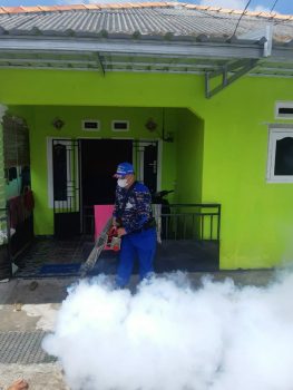 Polairut Polres Bangka Melaksanakan Penyemprotan Nyamuk DBD dan Chikungunya