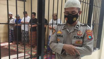 Tahanan Polres Babar Diwajibkan Solat 5 Waktu