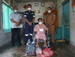 Bertahun-tahun Sulit Beraktivitas, Dua Warga Tionghoa di Toboali dapat Bantuan dari PT Timah Tbk