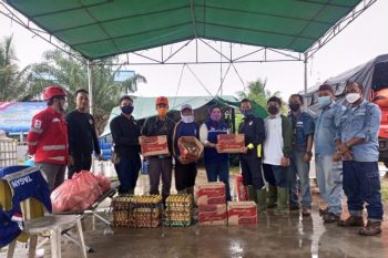 PT Timah Bantu Dapur Umum Korban Banjir di Kelurahan Ketapang