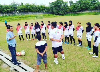 Bentuk Club Sepak Bola Putri di Bangka Barat, PT Timah Tbk Asah Kemampuan Atlet