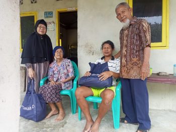 Bersama Pensiunan, PT Timah Tbk Salurkan Paket Sembako untuk Warga Bangka Barat