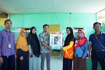 Lestarikan Musik Islami, PT Timah Tbk Serahakan Bantuan Perlengkapan Hadrah ke Majelis Khoirunnisa Ake