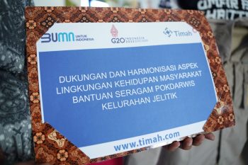 Dukung Pengembangan Destinasi Wisata, PT Timah Tbk Berikan Seragam untuk Pokdarwis Jelitik