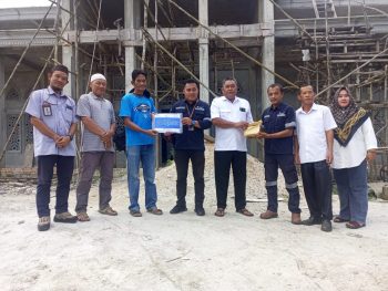 Masjid Baitul Muslim Desa Ranggi Asam Terima Bantuan dari PT Timah Tbk
