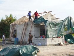 PT Timah Tbk Serahkan Bantuan Kepada Warga Terdampak Bencana Puting Beliung di Dusun Pejem