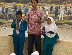 Keliling Museum Timah Indonesia, SD Negeri 10 Perkenalkan Sejarah Timah Kepada Siswa