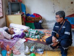 PT Timah Serahkan Bantuan Pengobatan untuk Asina Warga Bangka Selatan