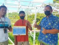 Dukung Program Peternakan Unggas di SMKN 1 Simpang Renggiang, PT Timah Tbk Serahkan Bantuan Kandang Baterai