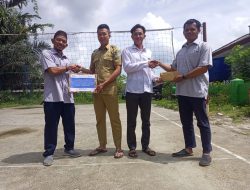 Dukung Kemajuan Olahraga Bola Voli Desa Tanjung Niur, PT Timah Tbk Serahkan Sarana dan Prasarana Olahraga