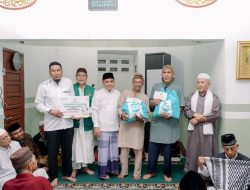 Molen Serahkan Bantuan Hibah Untuk Masjid Saat Safari Ramadhan di Kampak