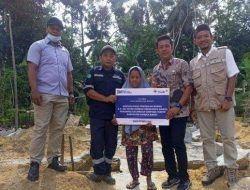 PT Timah Bantu Percepat Bangun Kembali Rumah Nek Auyah Usai Dilalap Si Jago Merah