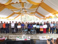 Laksanakan Gule Kabung, Pj Gubernur Suganda Bertemu Masyarakat Desa Kacung