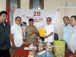 Djoni Alamsyah mengembalikan formulir pendaftaran bakal calon Bupati dan Wakil Bupati Belitung kepada DPC Partai Gerindra Belitung