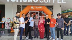 Erzaldi Bersama Melati Buat Grand Opening Tomoro Caffe Semarak